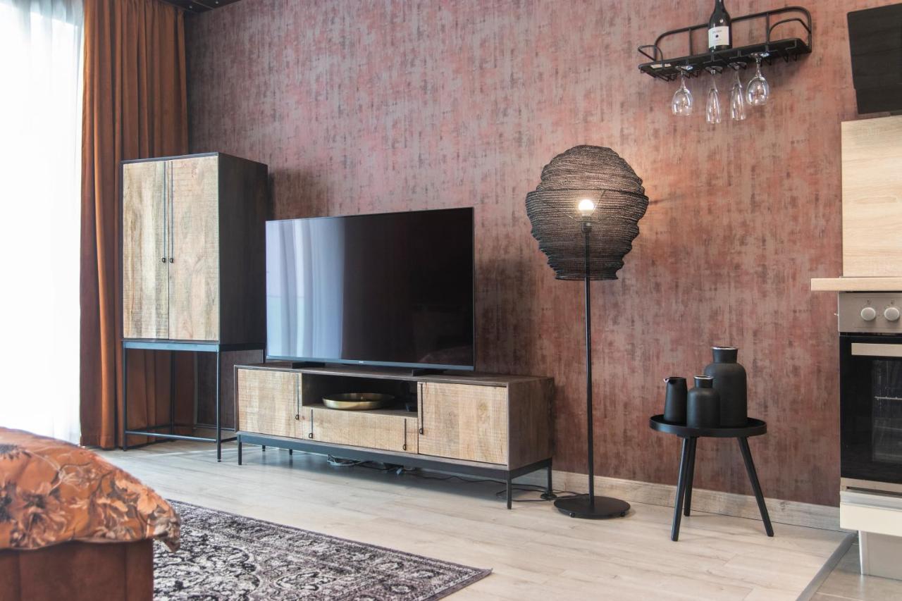Grand Suites Corvin Budapest Esterno foto