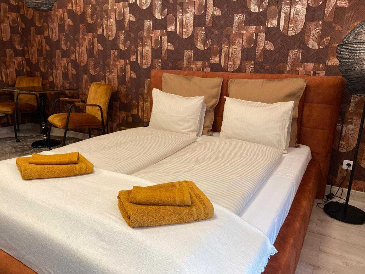 Grand Suites Corvin Budapest Esterno foto