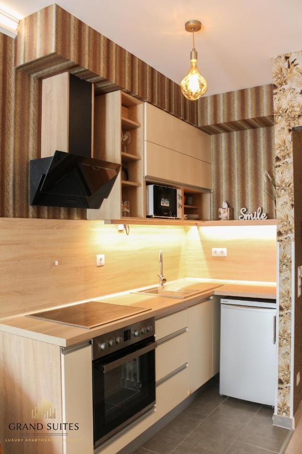 Grand Suites Corvin Budapest Esterno foto