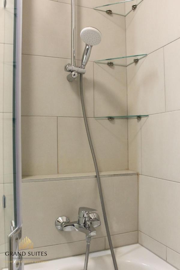 Grand Suites Corvin Budapest Esterno foto