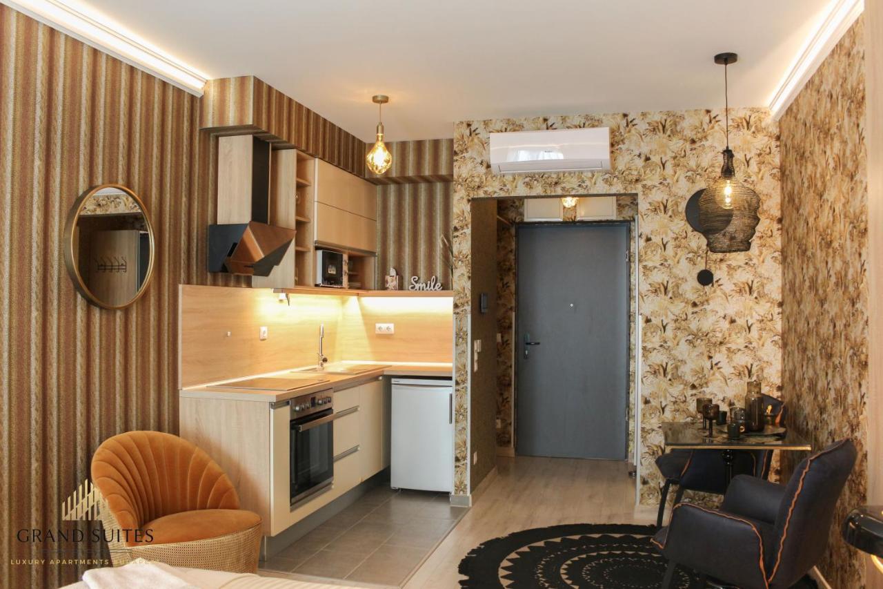 Grand Suites Corvin Budapest Esterno foto