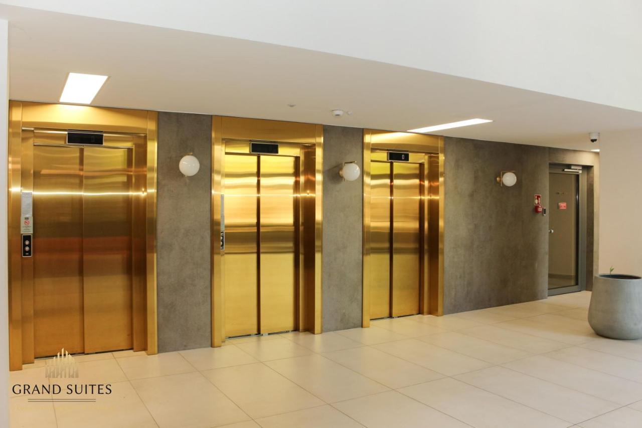 Grand Suites Corvin Budapest Esterno foto