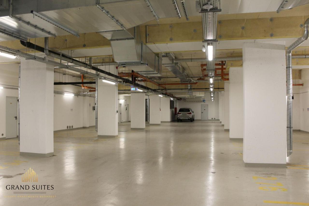 Grand Suites Corvin Budapest Esterno foto