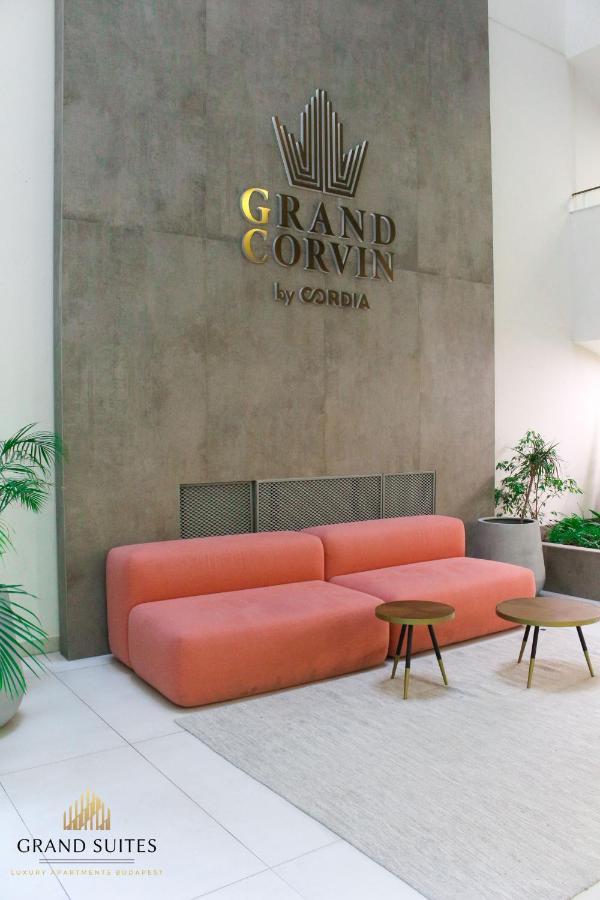 Grand Suites Corvin Budapest Esterno foto